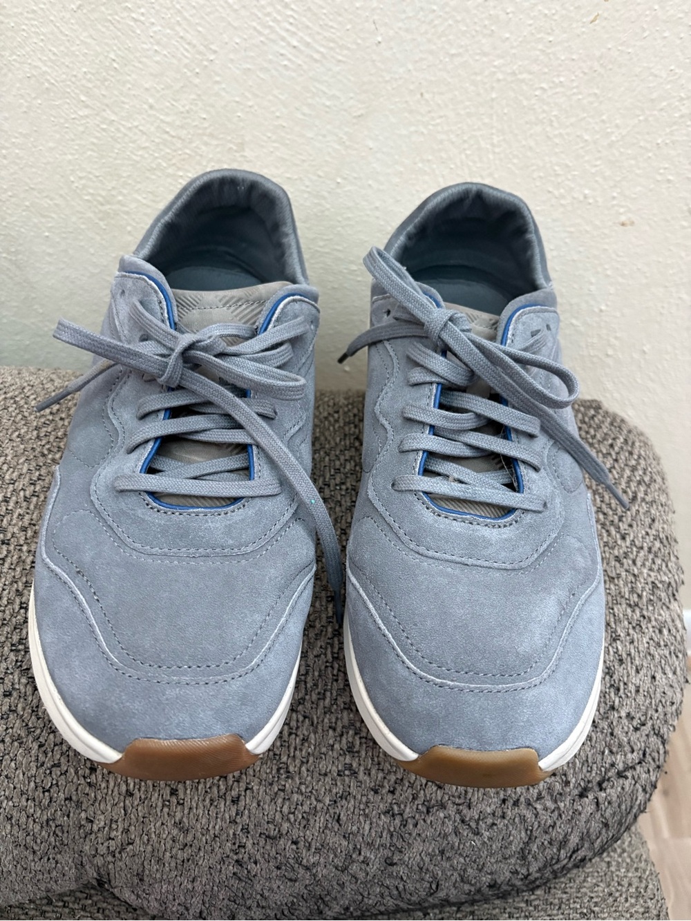 OluKai Koheo Charcoal Gray Suede
Mens Size 10 Sneakers